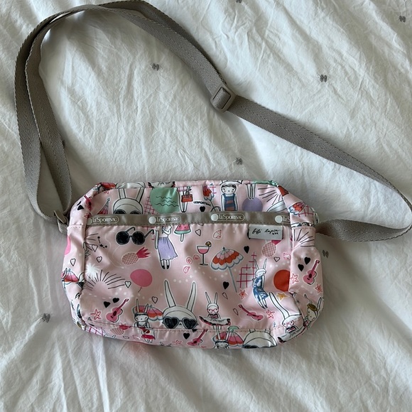 Lesportsac Bags Lesportsac Daniella Bag Poshmark